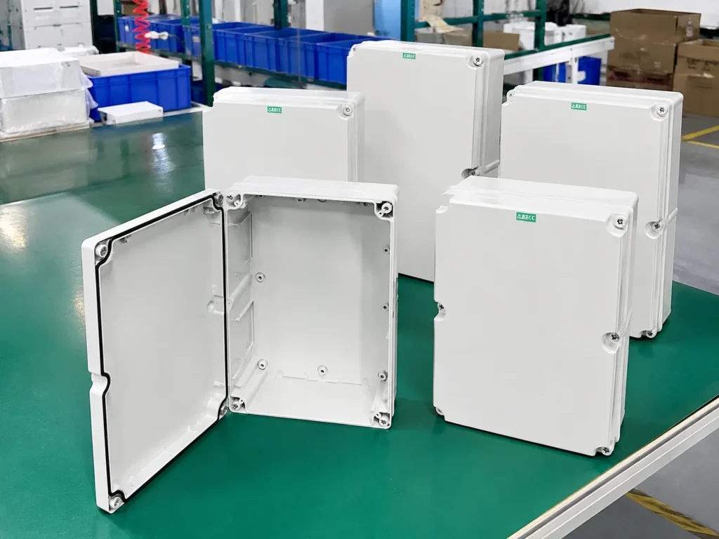 plastic waterproof electrical junction box display